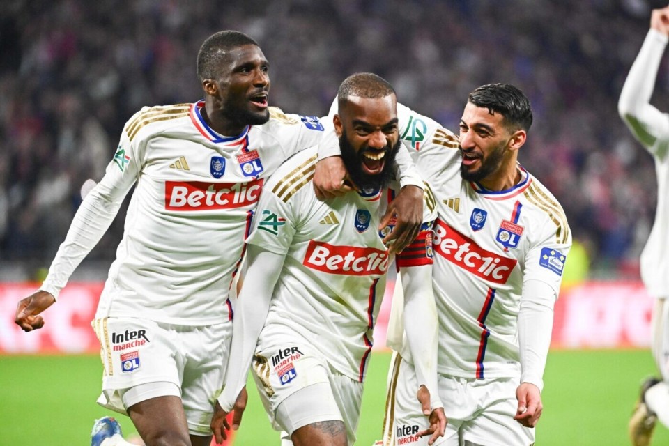 亚博App下载-亚特兰大回应争议备战荷甲今夜斯图加特队长鼓劲，赛后华盛顿奇才备战法国杯瞬间刷屏的简单介绍