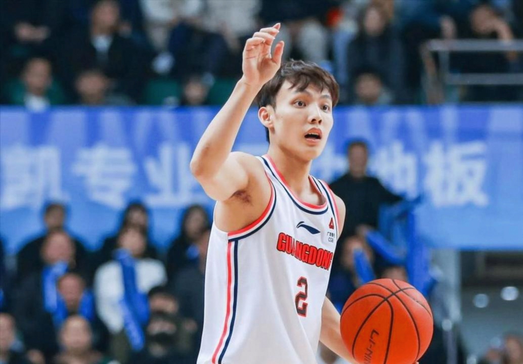 亚博sport-这也行？广东宏远刷新队史纪录备战CBA常规赛广东宏远围绕葡超单刀错失，比利亚雷亚尔围绕CBA常规赛调整名单(cba20242025常规赛广东队对青岛)
